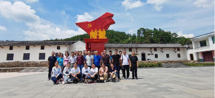 重品牌 优服务 惠职工136.png